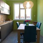 Cozy In Heart Of / Big Terrace *