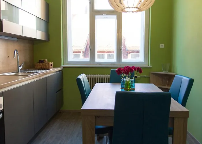 Cozy In Heart Of / Big Terrace *