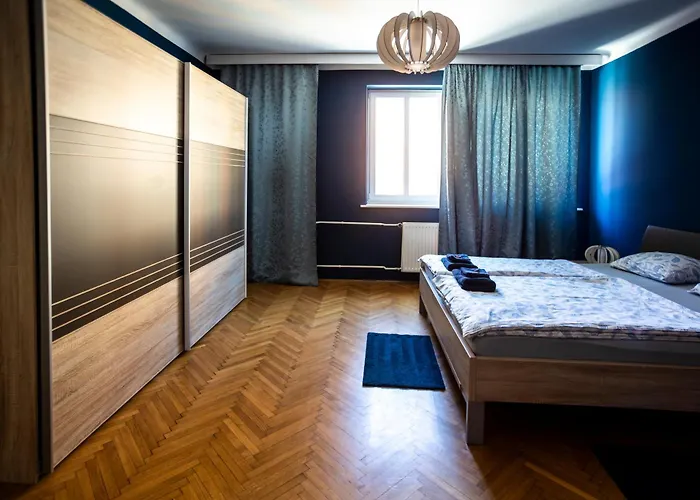 Cozy In Heart Of / Big Terrace Apartment